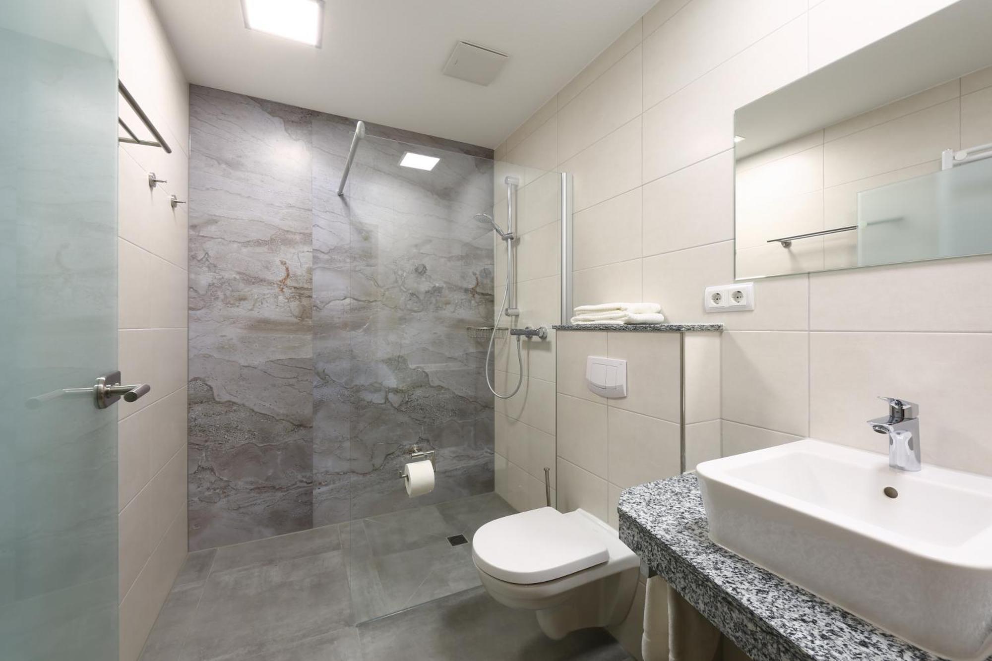 Landgasthof Kaiser Bad Wunnenberg Phòng bức ảnh